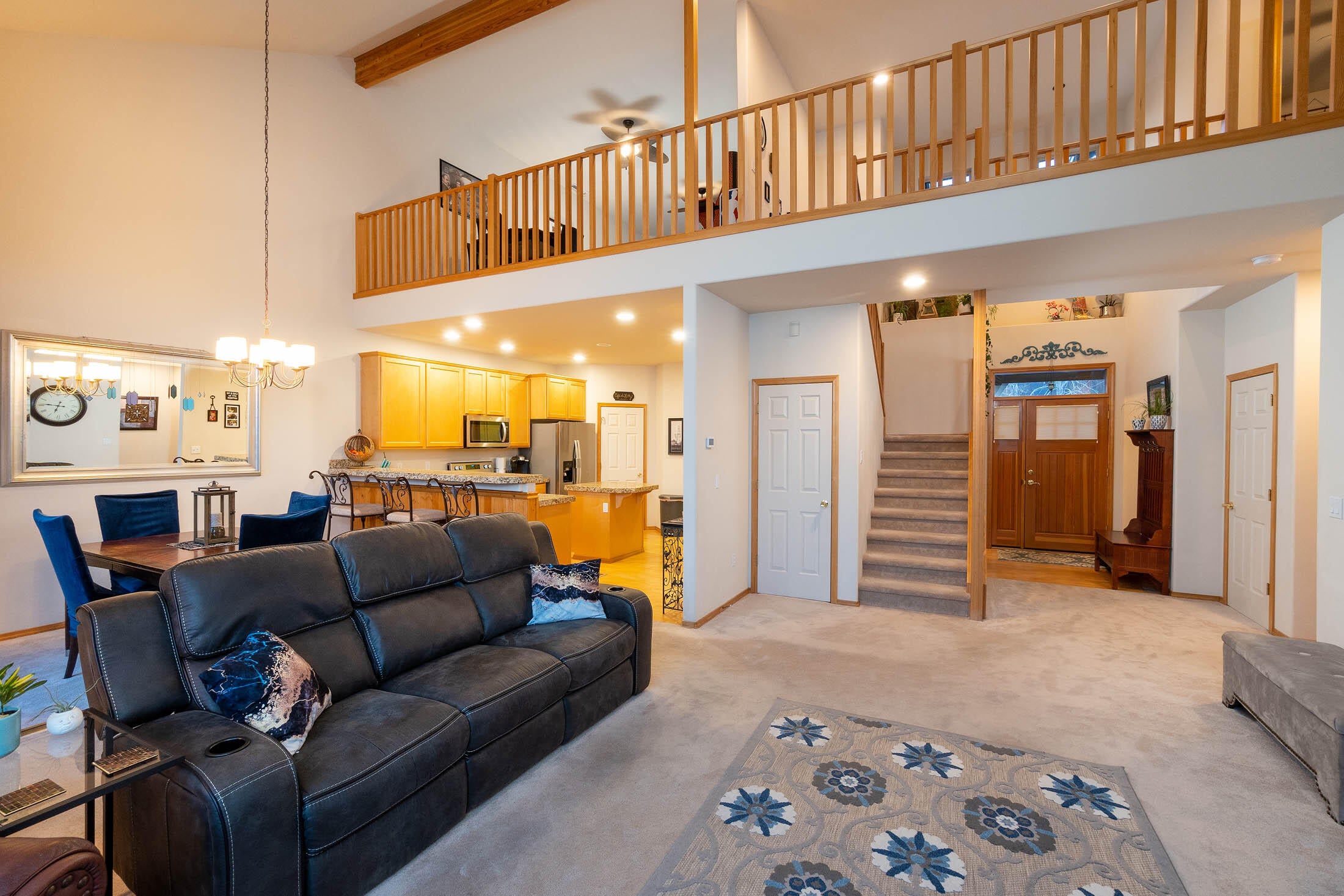 8384 Forest Ridge Loop Redmond, OR 97756 - Photo 5 of 53 Greatroom to kitchen and entry.