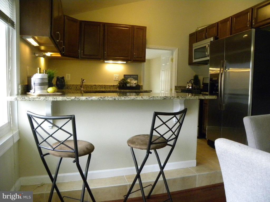 4418 Roundhill Road Alexandria, VA 22310 - Photo 8 of 17 Kitchen
