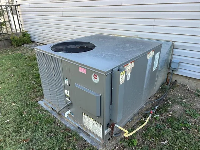 $135,000 | 1833 North Cedar Street, Nevada, MO 64772