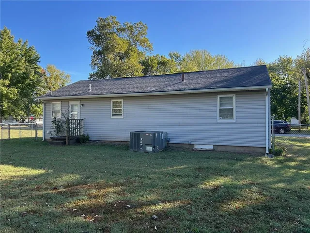 $135,000 | 1833 North Cedar Street, Nevada, MO 64772