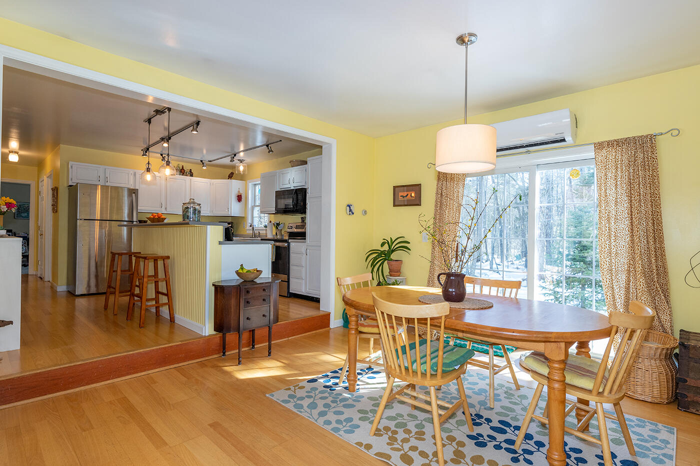 Dining Looking to Back Deck