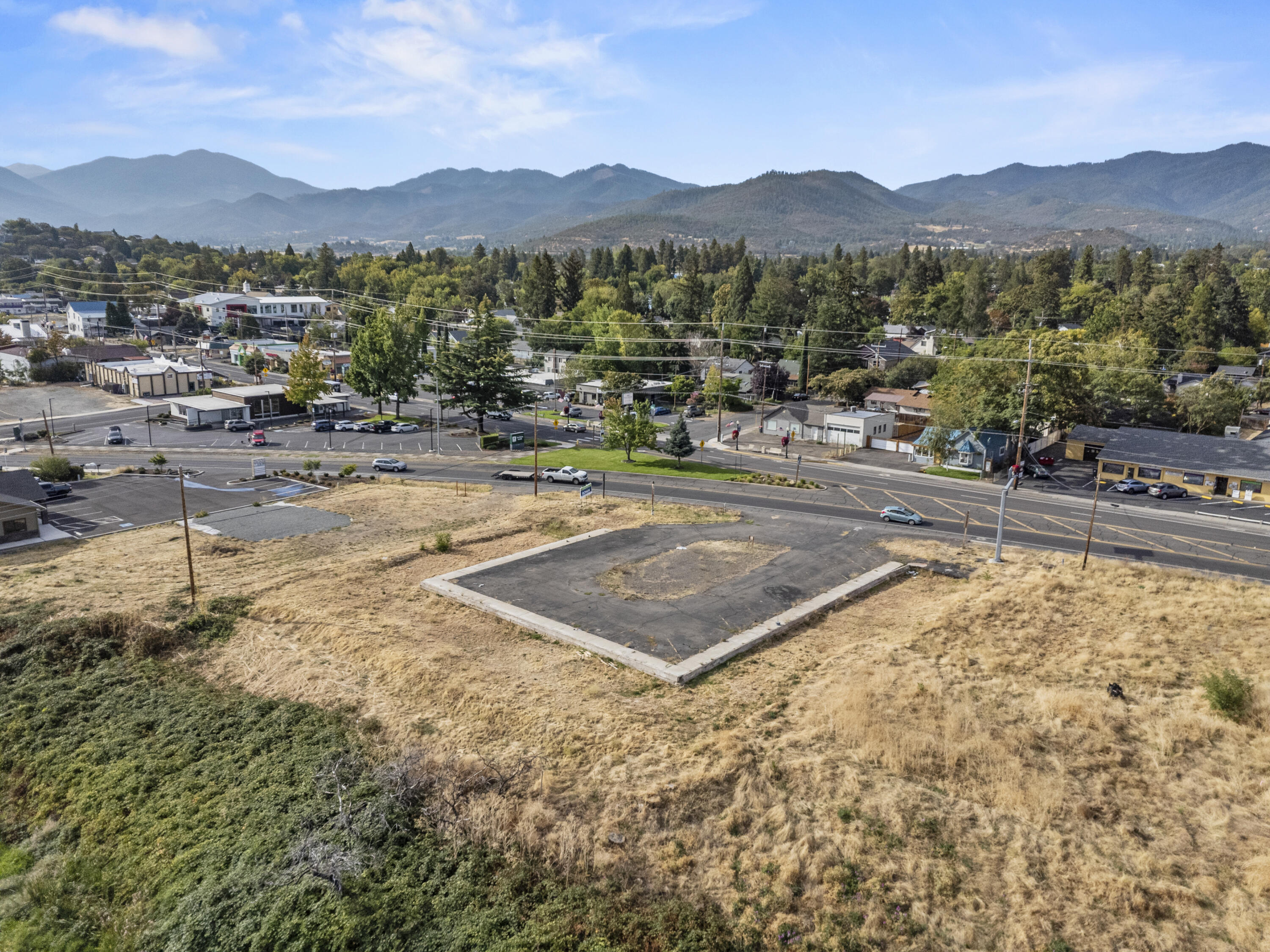 510 North Main Street Phoenix, OR 97535 - Photo 11 of 15 510 North Main - Drone - 04