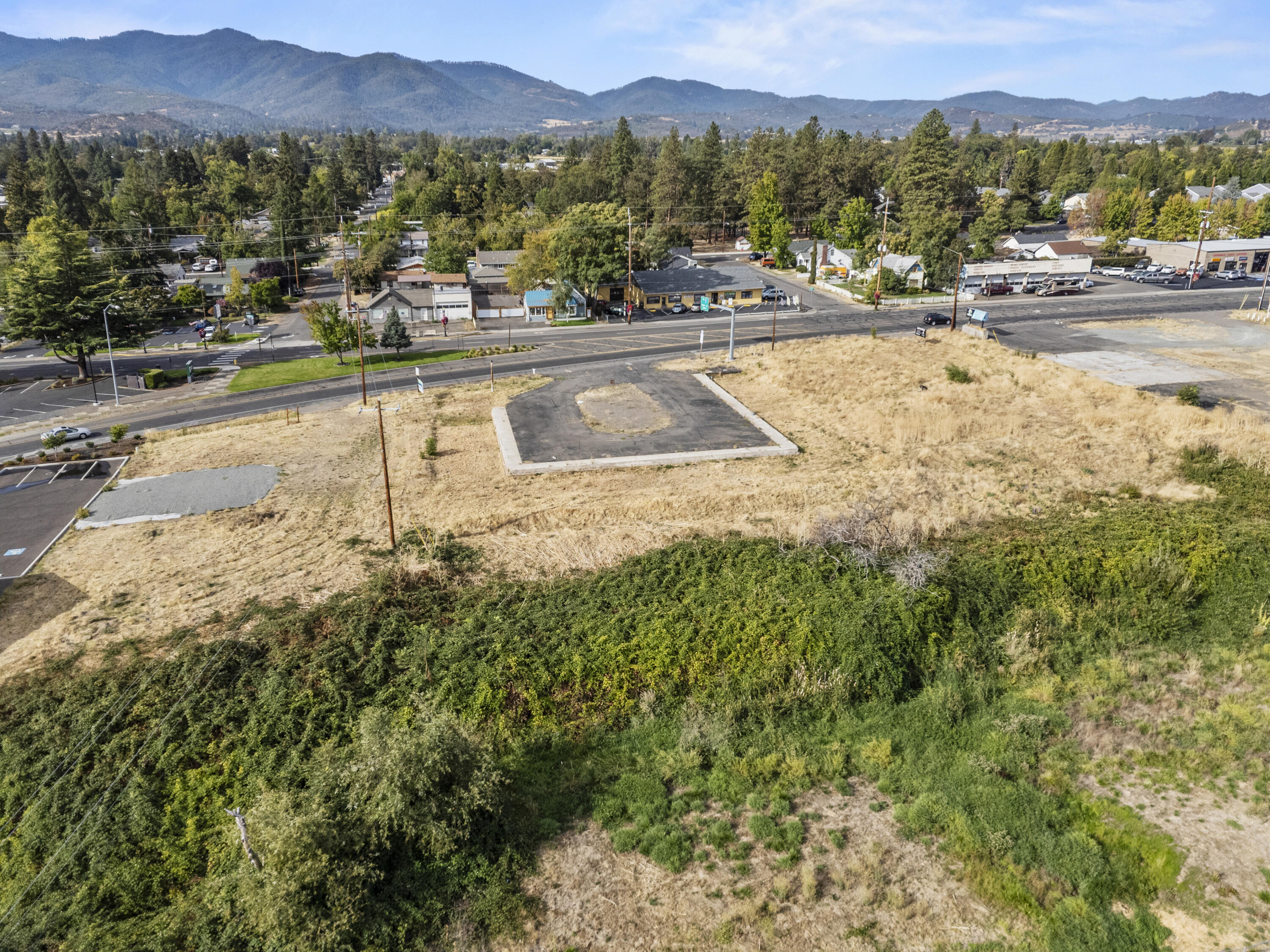 510 North Main Street Phoenix, OR 97535 - Photo 12 of 15 510 North Main - Drone - 05
