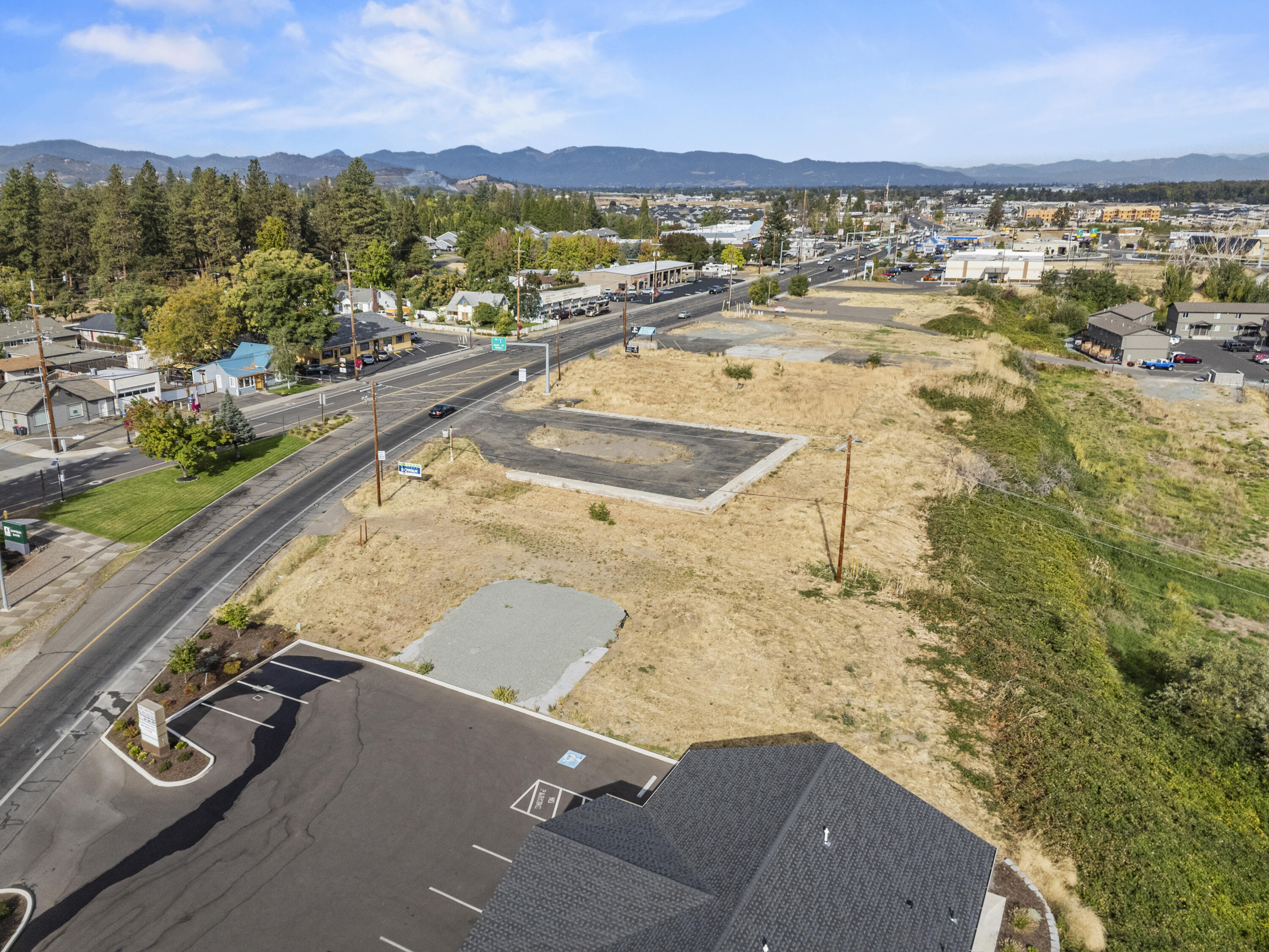 510 North Main Street Phoenix, OR 97535 - Photo 13 of 15 510 North Main - Drone - 06