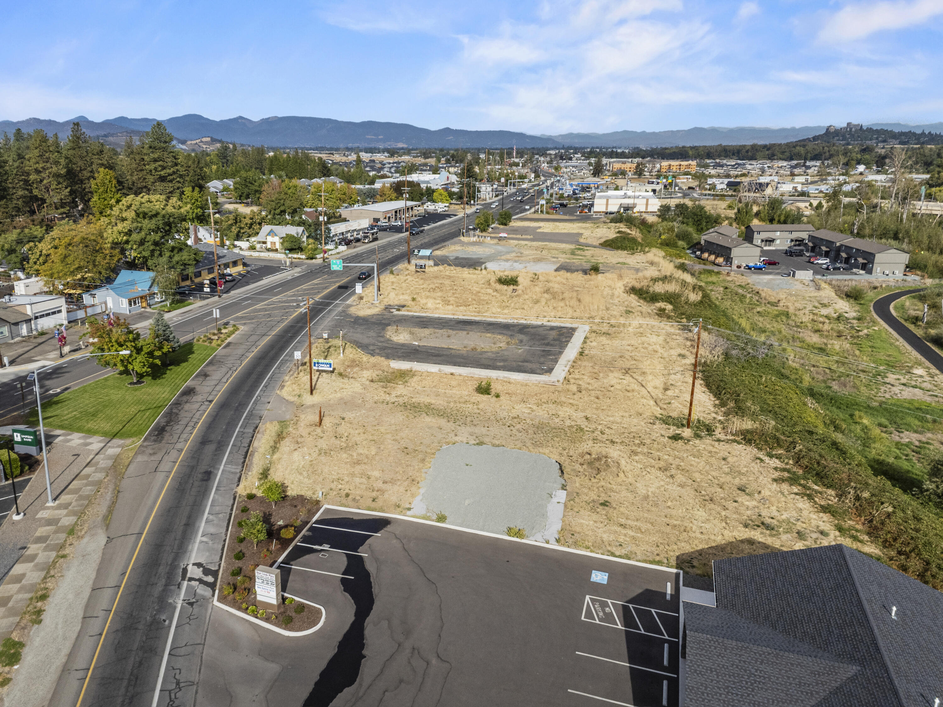 510 North Main Street Phoenix, OR 97535 - Photo 14 of 15 510 North Main - Drone - 07
