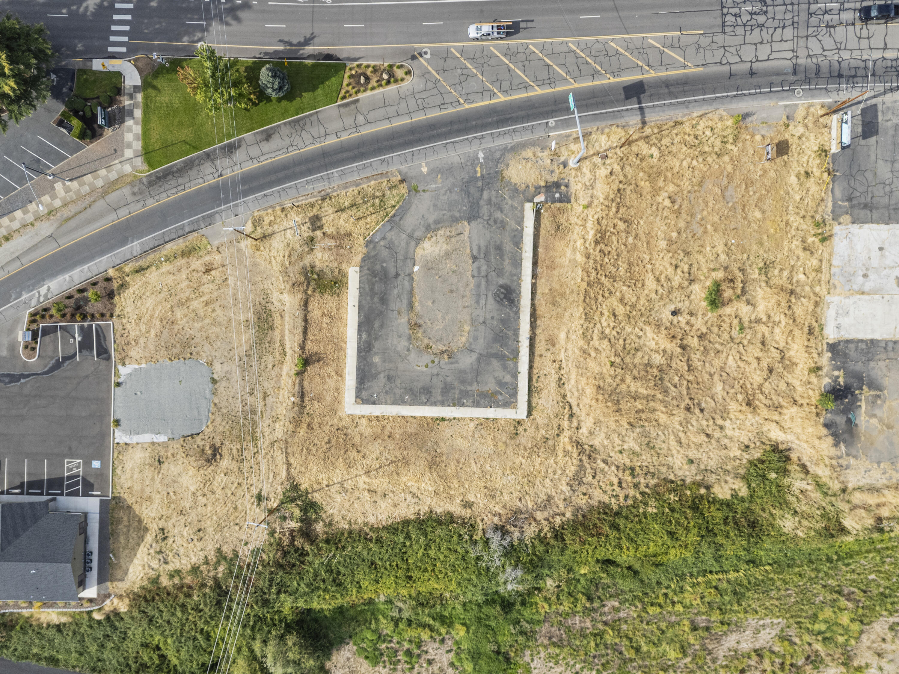 510 North Main Street Phoenix, OR 97535 - Photo 4 of 15 510 North Main - Drone - 10