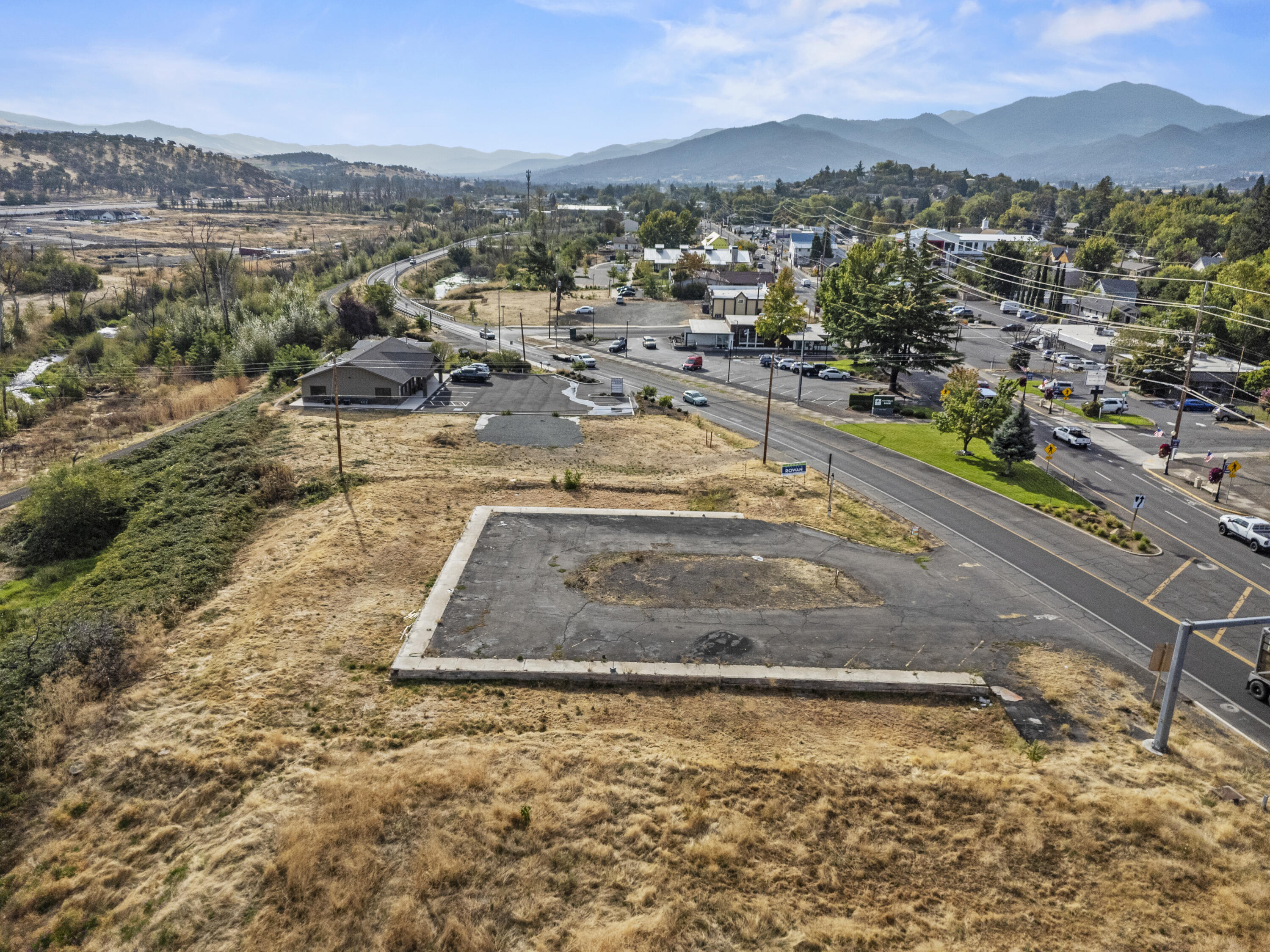 510 North Main Street Phoenix, OR 97535 - Photo 10 of 15 510 North Main - Drone - 03