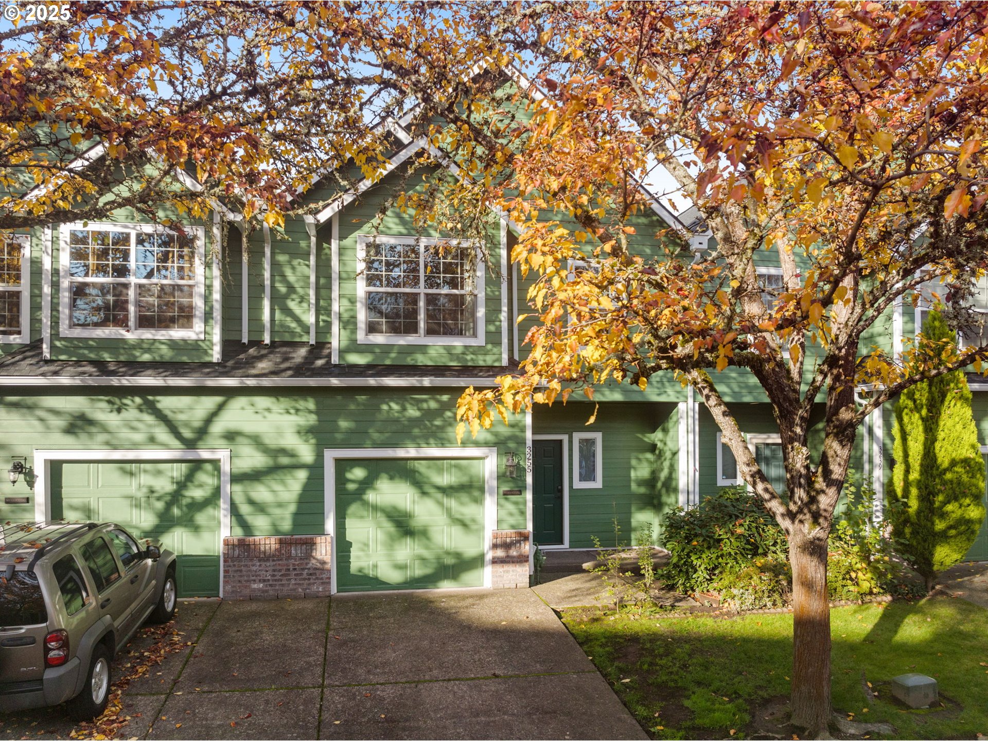 3255 Southwest 179th Terrace Beaverton, OR 97003 - Photo 1 of 38 front view of a house with a garden