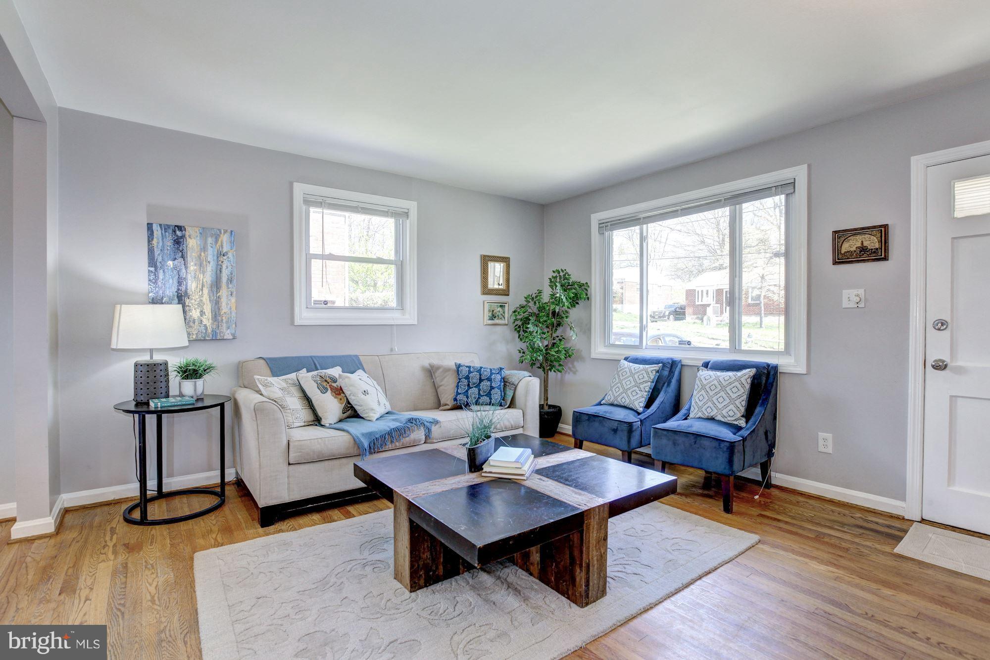 4708 Olden Road Rockville, MD 20852 - Photo 3 of 27 Living Room