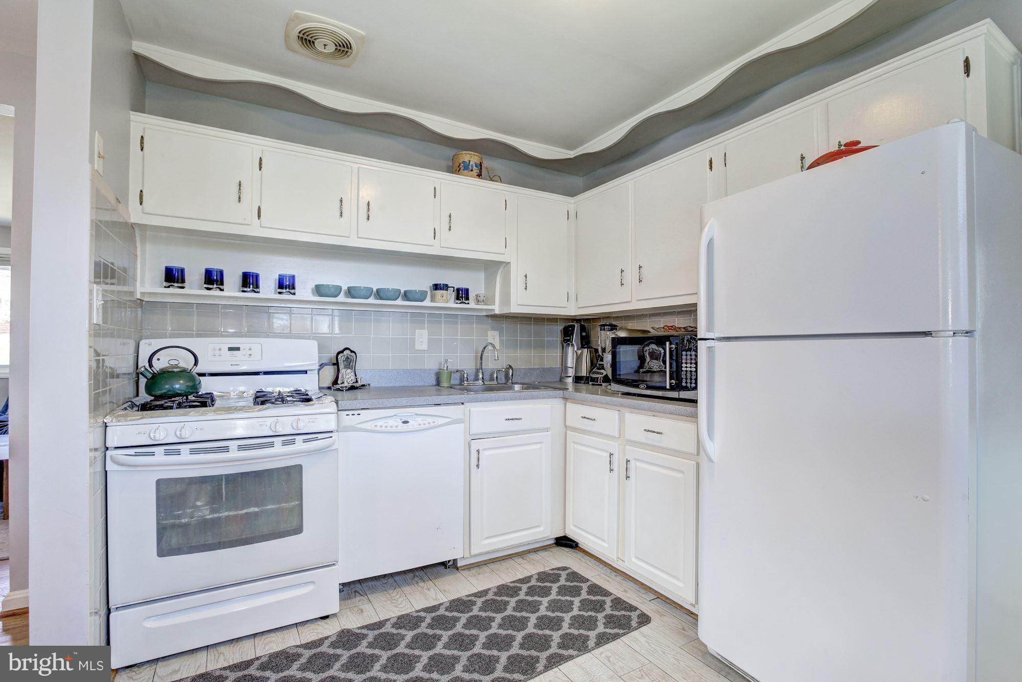 4708 Olden Road Rockville, MD 20852 - Photo 8 of 27 Kitchen