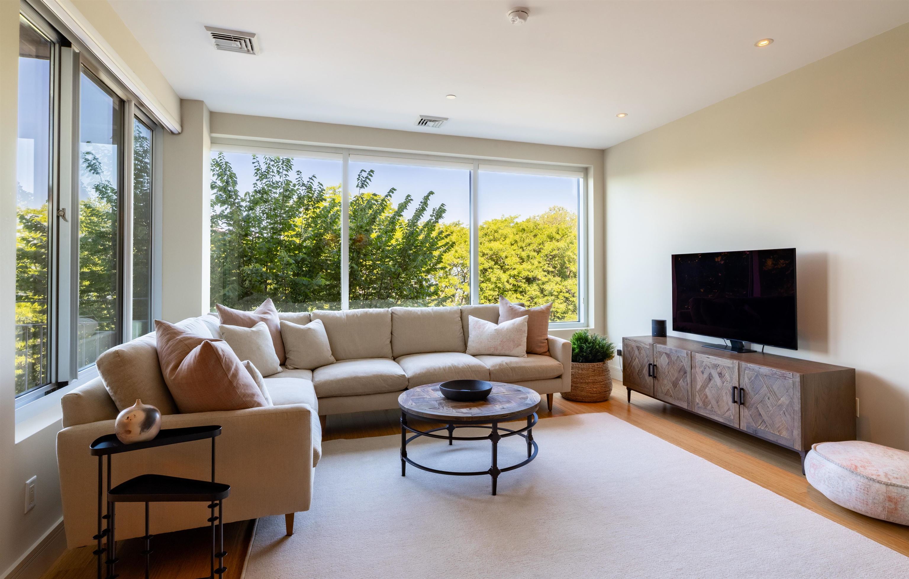 35 Cherry Street, Unit 302 Burlington, VT 05401 - Photo 3 of 20