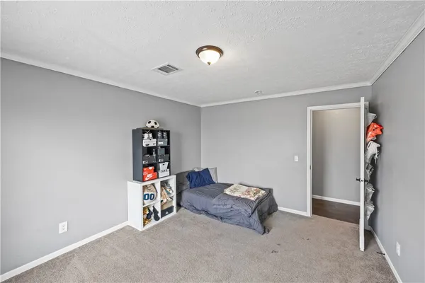 a view of livingroom with furniture