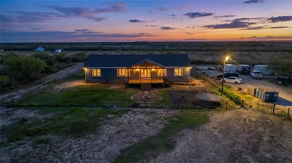 $370,000 | 313 County Road 3033, Orange Grove, TX 78372