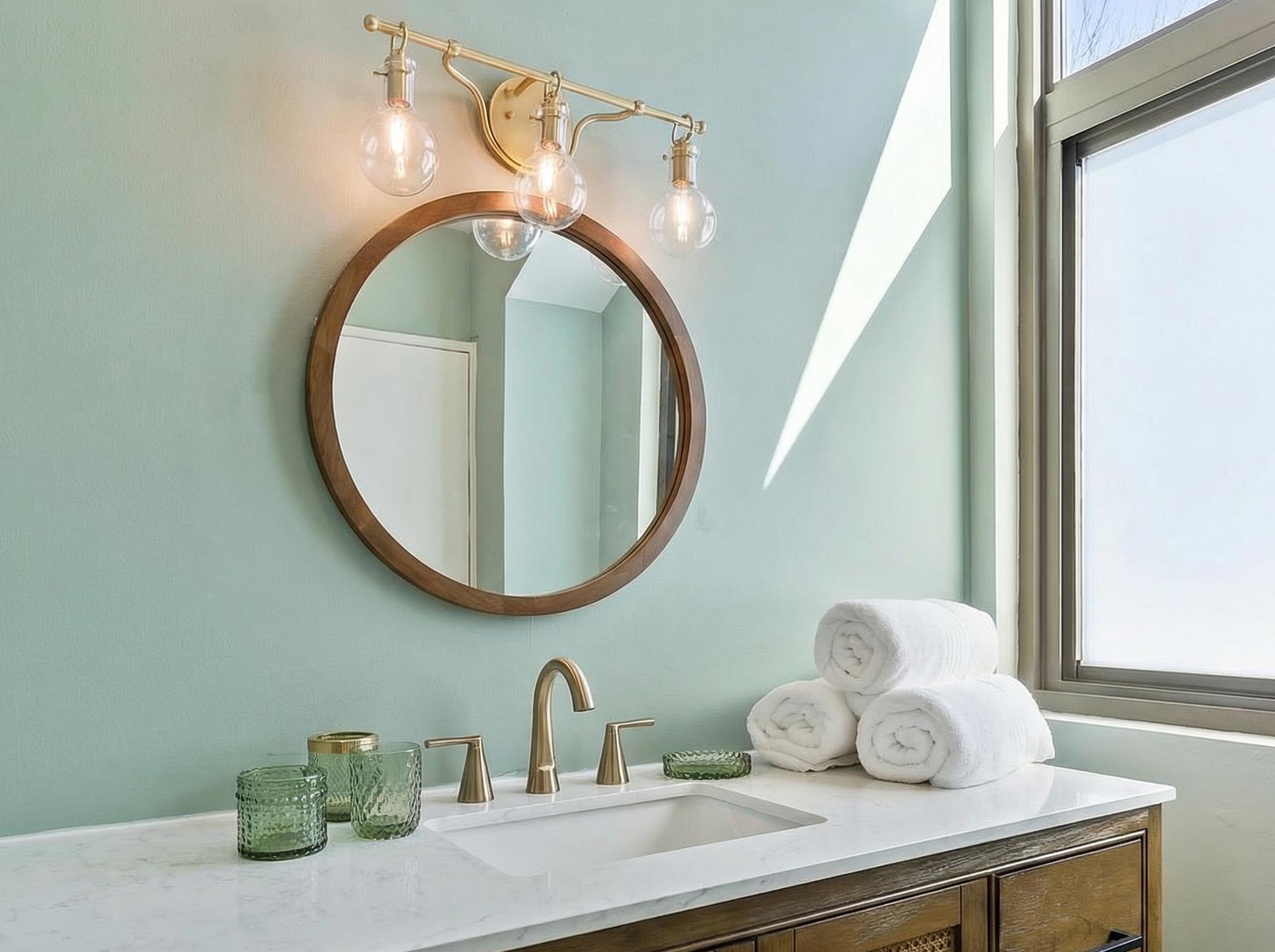 20 Franklin Heights Rochester, NH 03867 - Photo 2 of 31