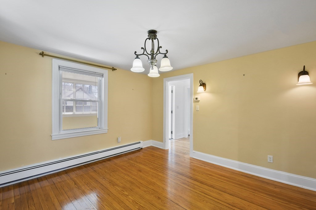 106 Barnard Road Worcester, MA 01605 - Photo 11 of 39 Gallery Image 11