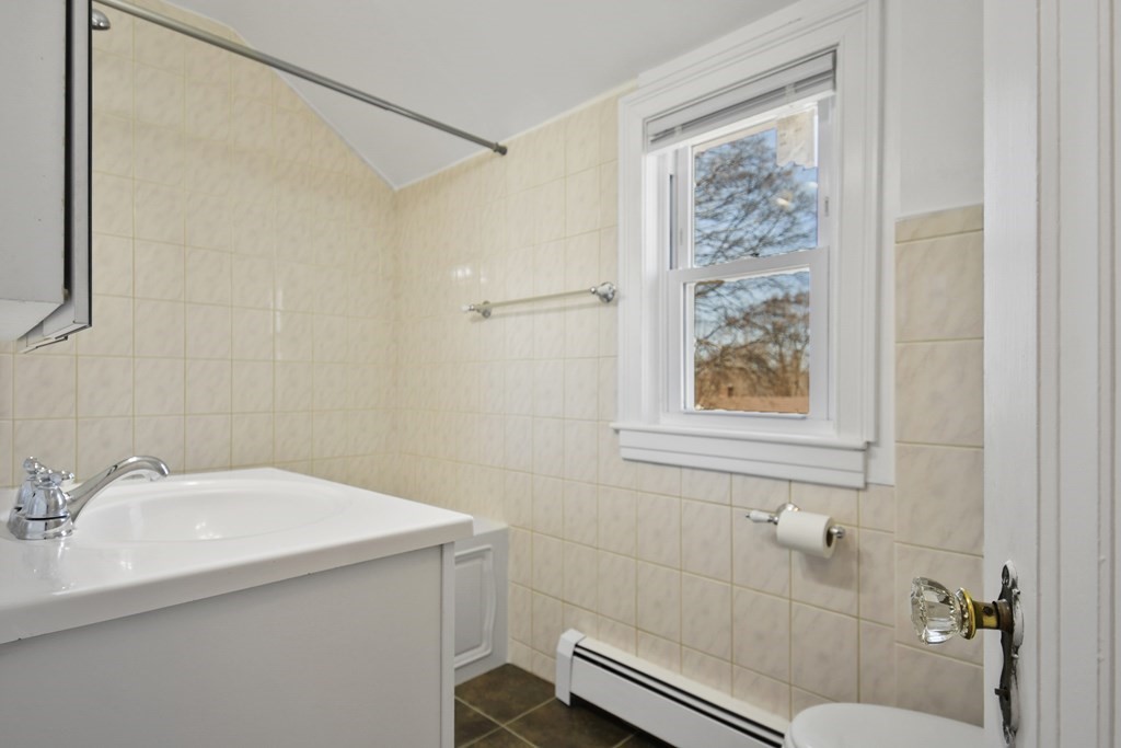 106 Barnard Road Worcester, MA 01605 - Photo 33 of 39 Gallery Image 33