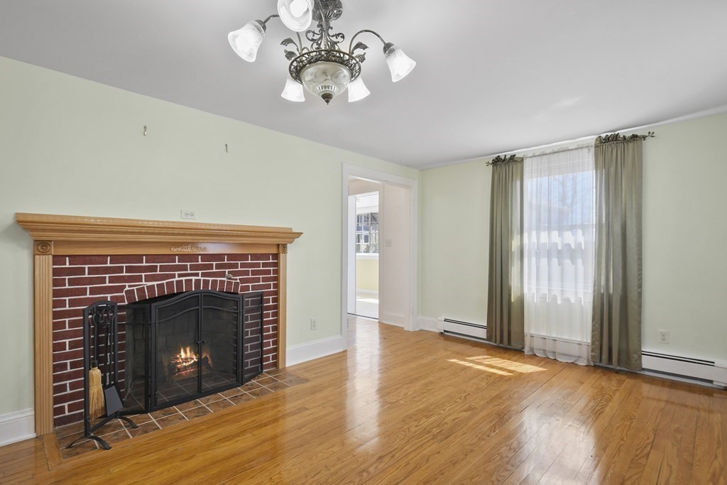 106 Barnard Road Worcester, MA 01605 - Photo 6 of 39 Gallery Image 6