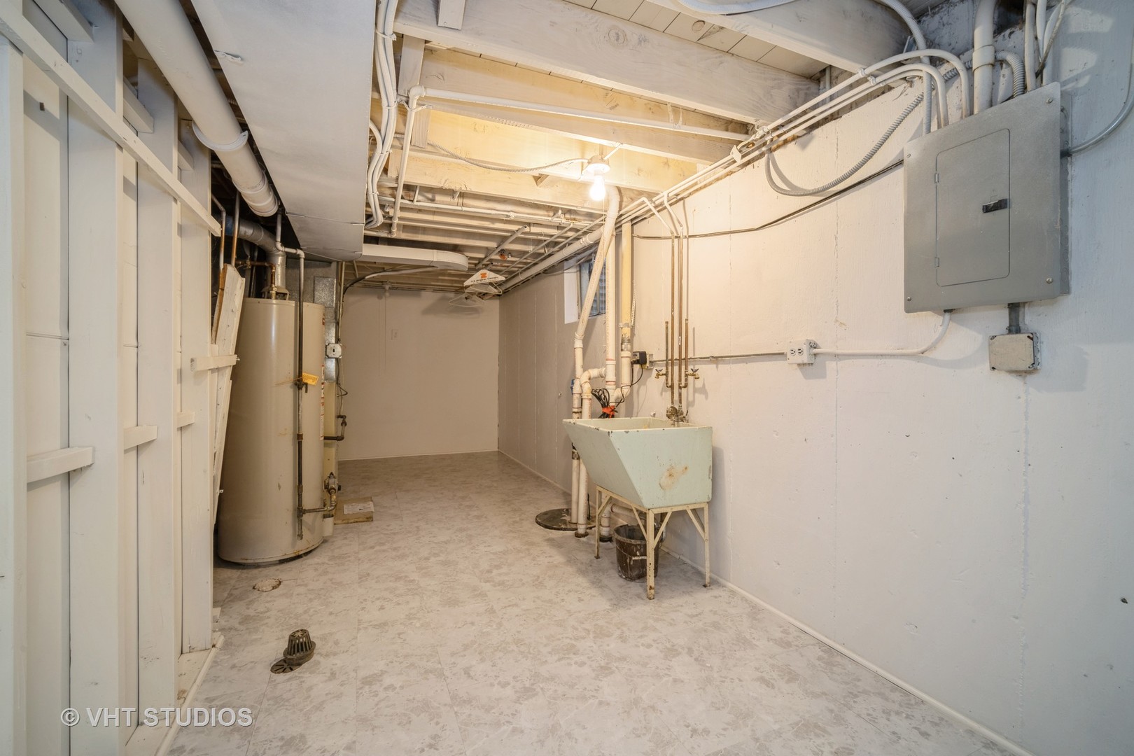 1126 Whitfield Road Northbrook, IL 60062 - Photo 13 of 14 a view of small space