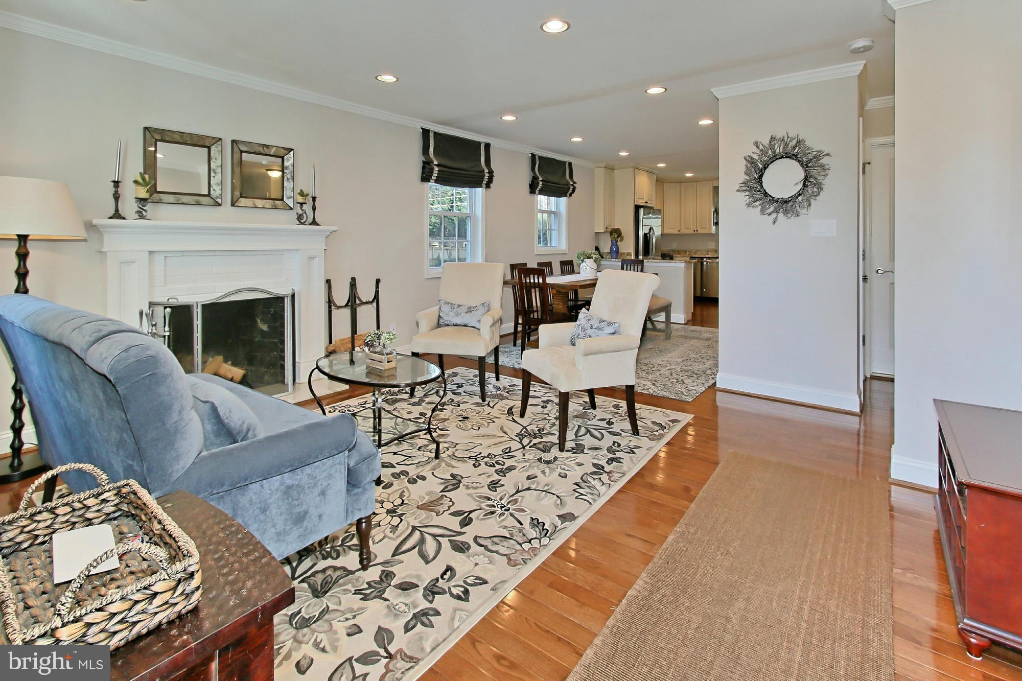 111 West George Mason Road Falls Church, VA 22046 - Photo 6 of 30 Living Room
