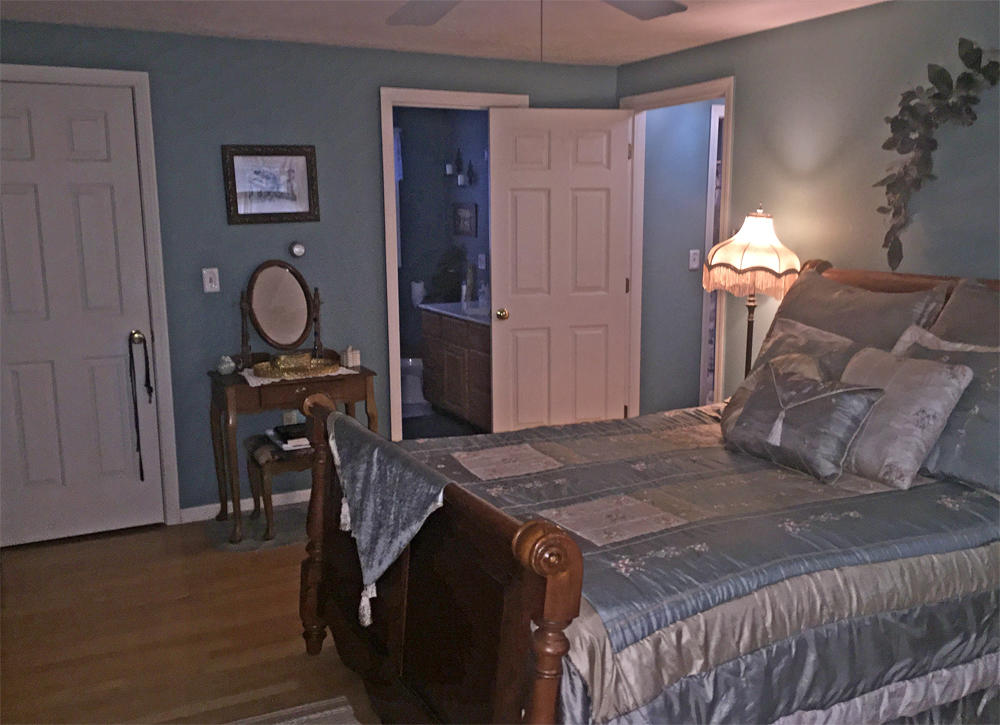 25 Pierce Drive Naples, ME 04055 - Photo 17 of 24 Masterbed2