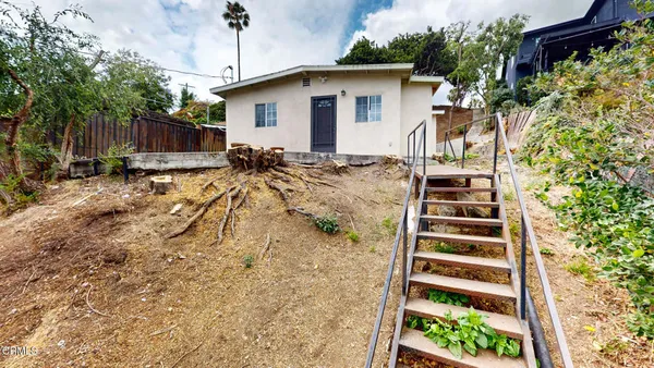 $1,950 | 2850 Chadwick Circle, Los Angeles, CA 90032