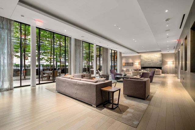 $1,757,500 | 580 Washington Street, Unit 1103, Boston, MA 02111