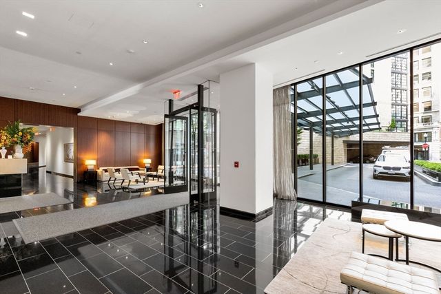 $1,757,500 | 580 Washington Street, Unit 1103, Boston, MA 02111