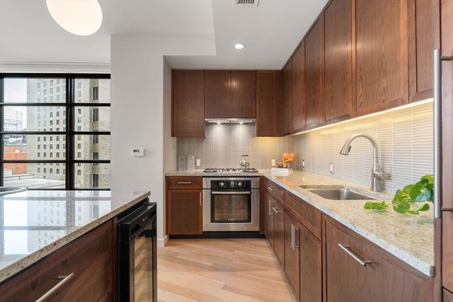 $1,757,500 | 580 Washington Street, Unit 1103, Boston, MA 02111