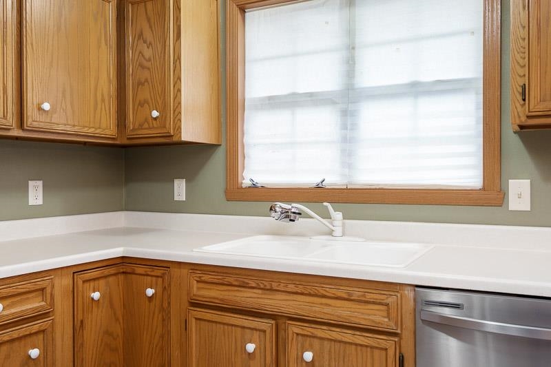 6511 Weaver Road Rockford, IL 61114 - Photo 13 of 37 Gallery Image 13
