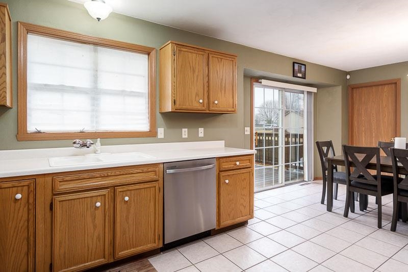 6511 Weaver Road Rockford, IL 61114 - Photo 14 of 37 Gallery Image 14
