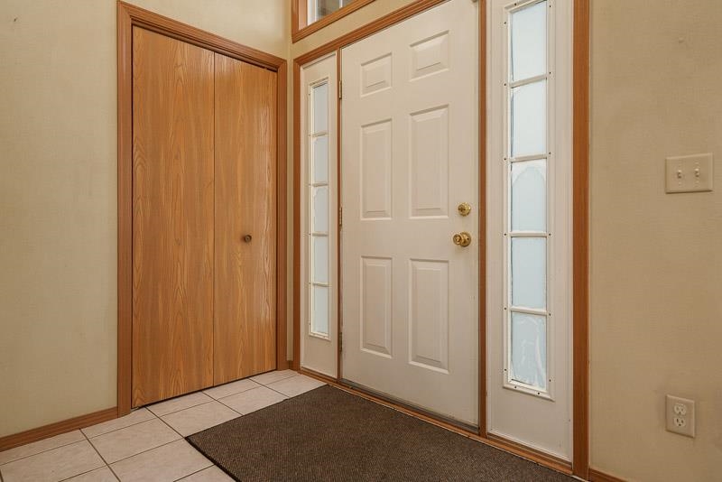 6511 Weaver Road Rockford, IL 61114 - Photo 4 of 37 Gallery Image 4