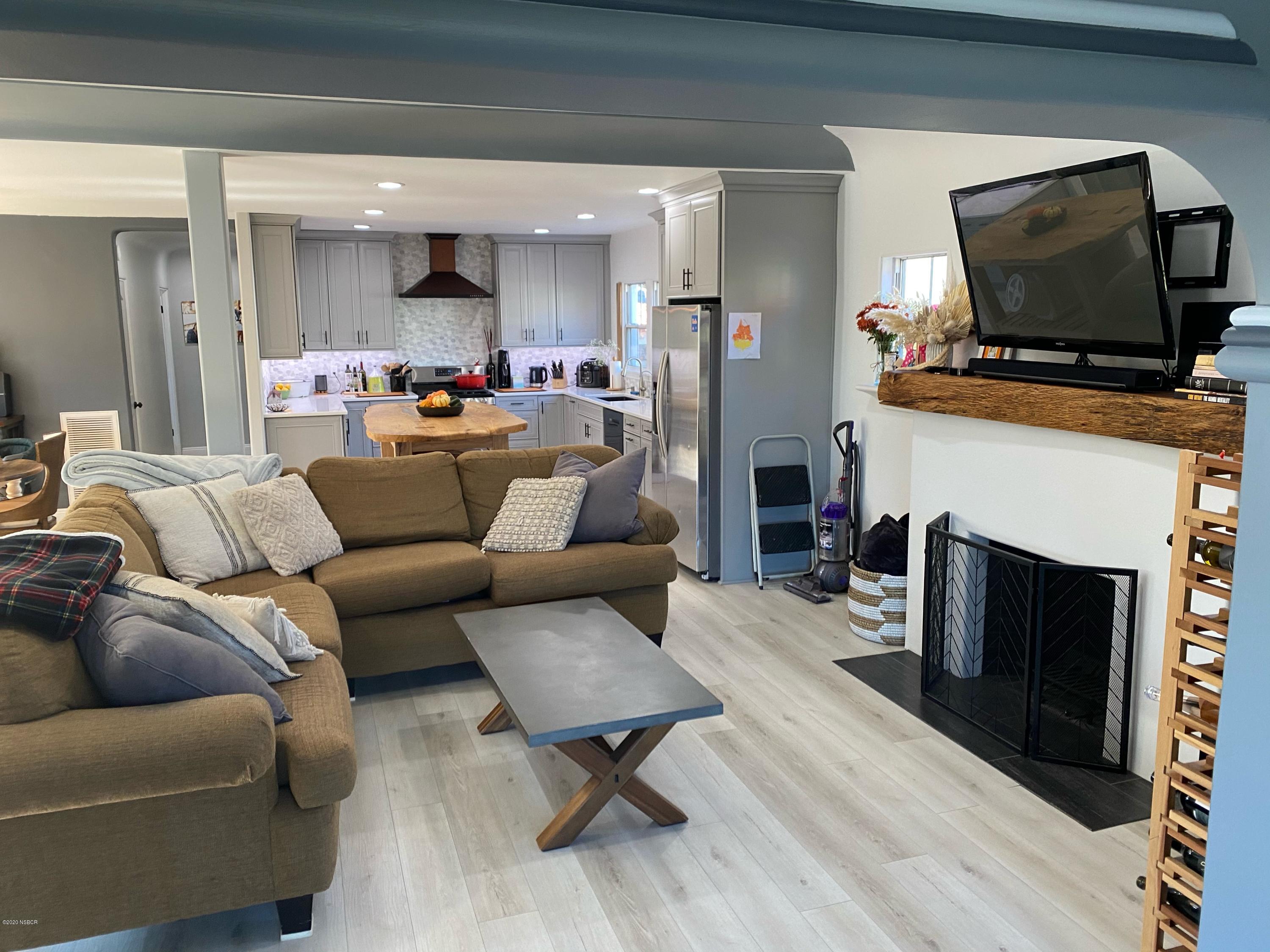 575 Pine Street Solvang, CA 93463 - Photo 8 of 23 Family room