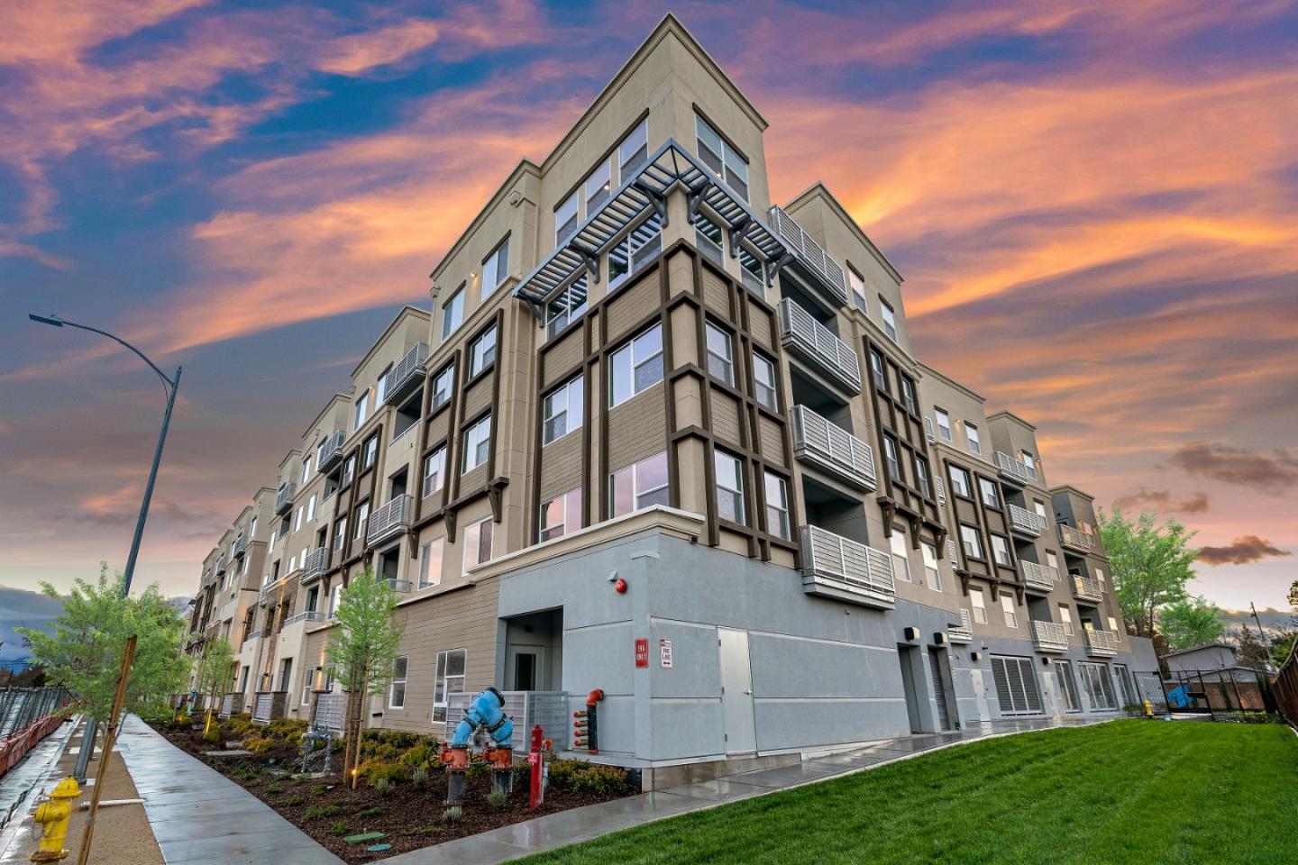1853 Almaden Road, Unit 403 San Jose, CA 95125 - Photo 7 of 13 a view of a building with many windows