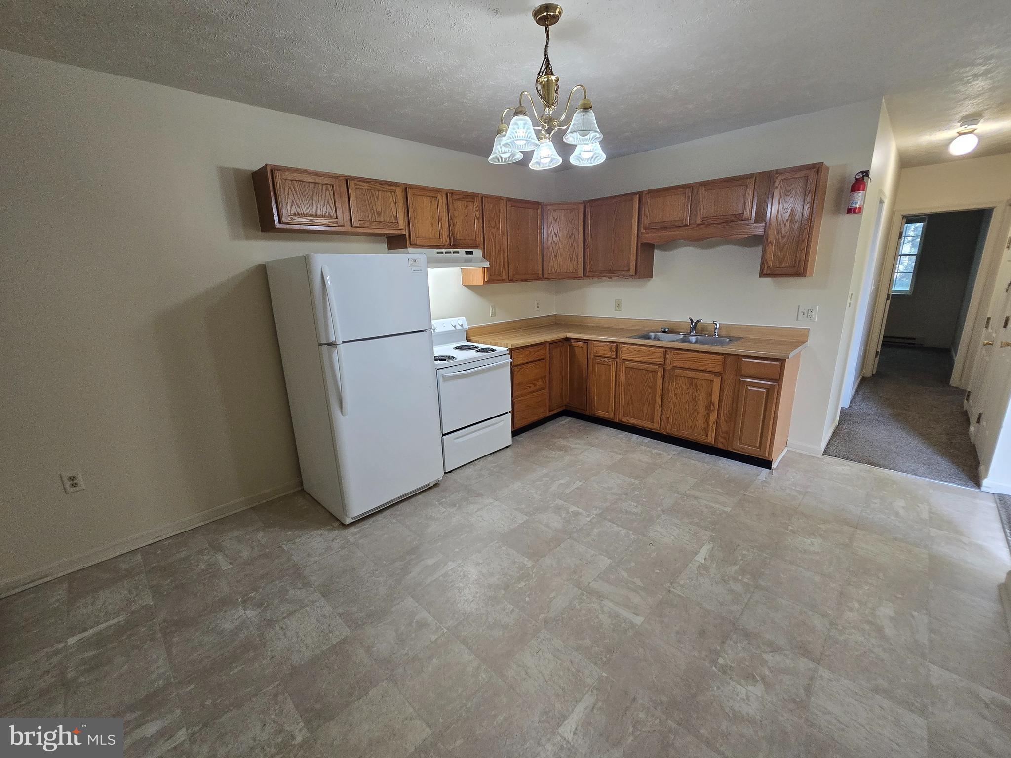 8005 Williamsport Pike, Unit 2 Falling Waters, WV 25419 - Photo 4 of 17 Kitchen