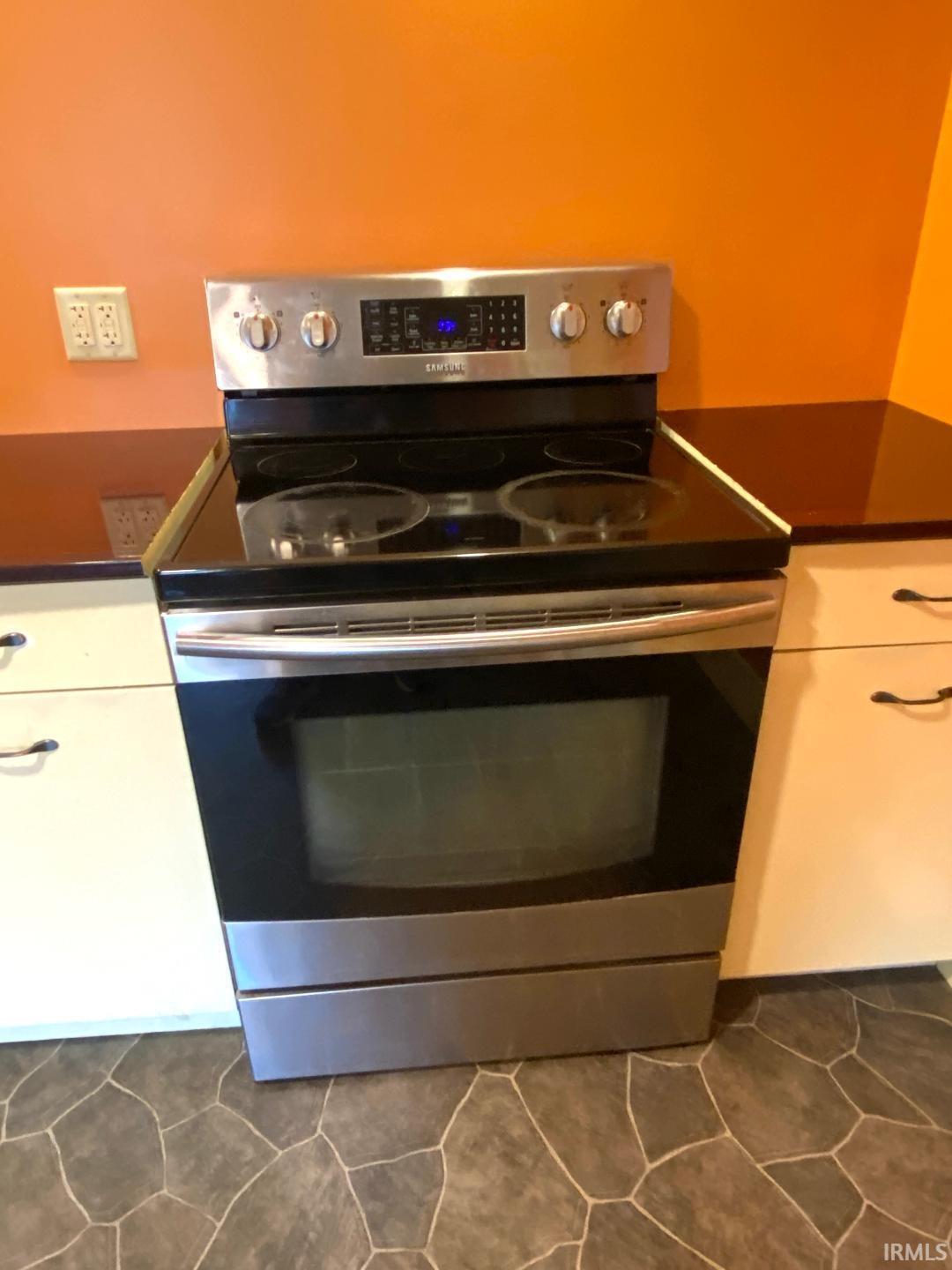 956 Southwest C Street Linton, IN 47441 - Photo 12 of 21