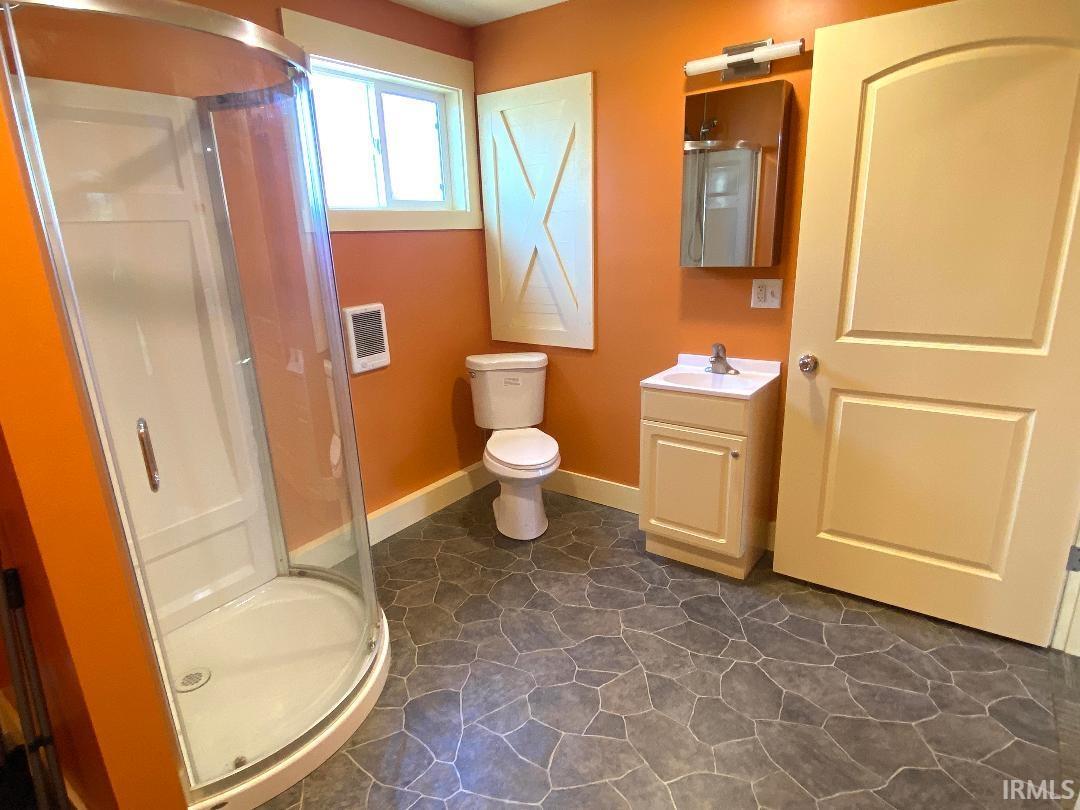 956 Southwest C Street Linton, IN 47441 - Photo 17 of 21