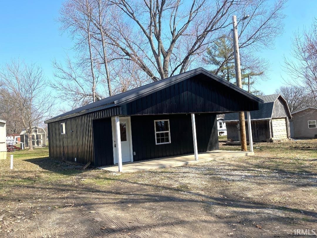 956 Southwest C Street Linton, IN 47441 - Photo 4 of 21