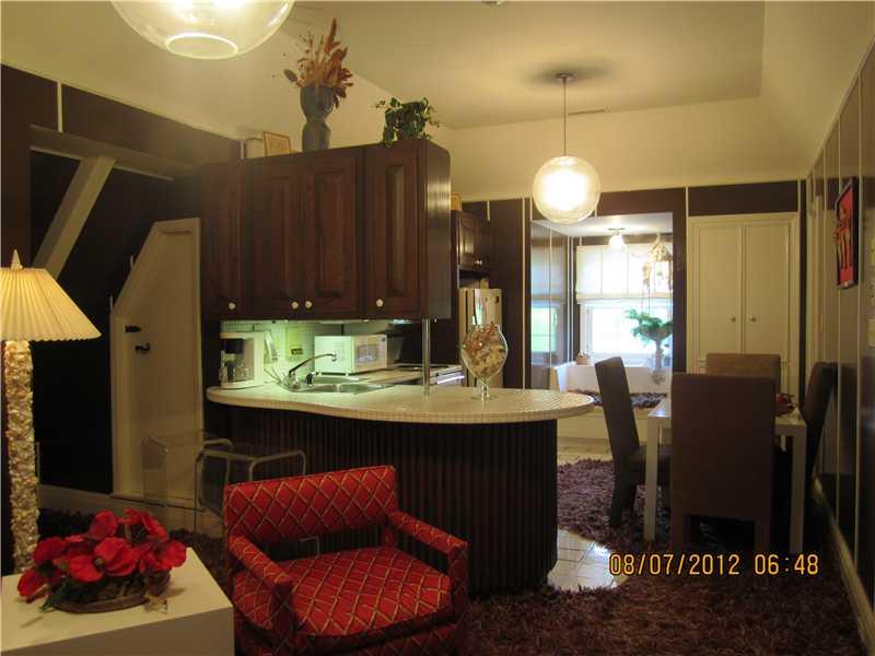 515 Round Hill Road Indianapolis, IN 46260 - Photo 23 of 24 Gallery Image 23