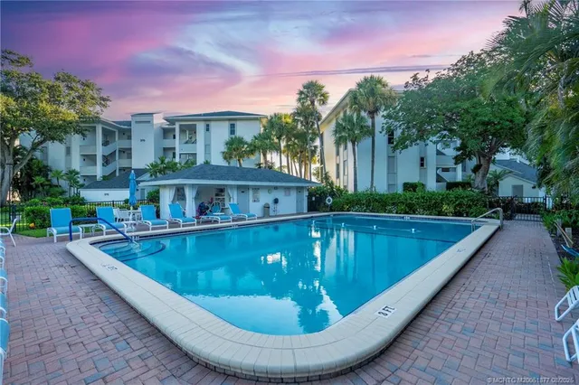 $5,400 | 390 Northeast Edgewater Drive, Unit 304, Stuart, FL 34996