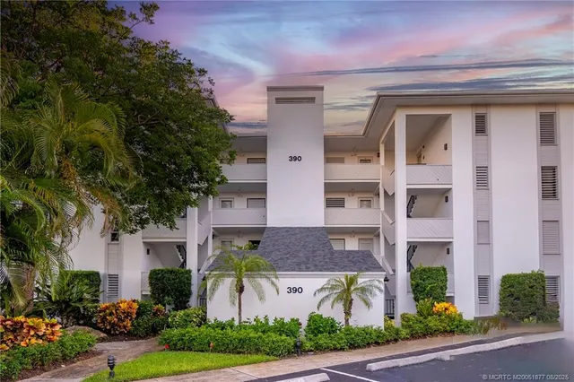 $5,400 | 390 Northeast Edgewater Drive, Unit 304, Stuart, FL 34996