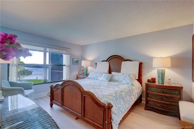 $5,400 | 390 Northeast Edgewater Drive, Unit 304, Stuart, FL 34996