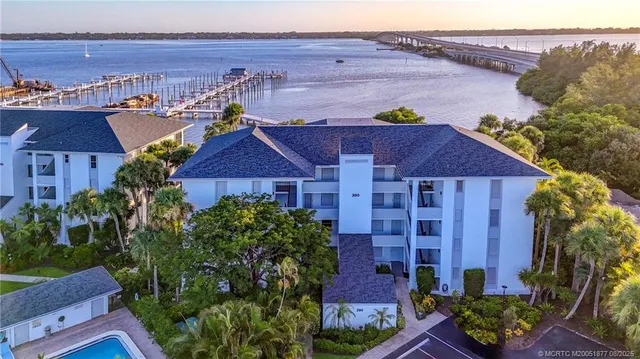 $5,400 | 390 Northeast Edgewater Drive, Unit 304, Stuart, FL 34996
