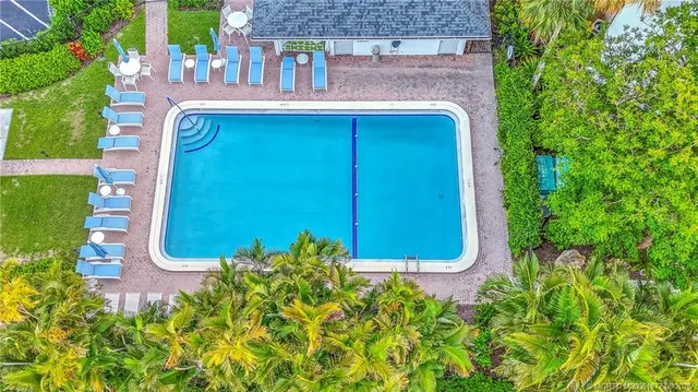 $5,400 | 390 Northeast Edgewater Drive, Unit 304, Stuart, FL 34996