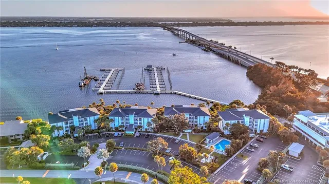 $5,400 | 390 Northeast Edgewater Drive, Unit 304, Stuart, FL 34996