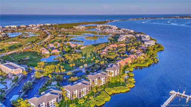 $5,400 | 390 Northeast Edgewater Drive, Unit 304, Stuart, FL 34996