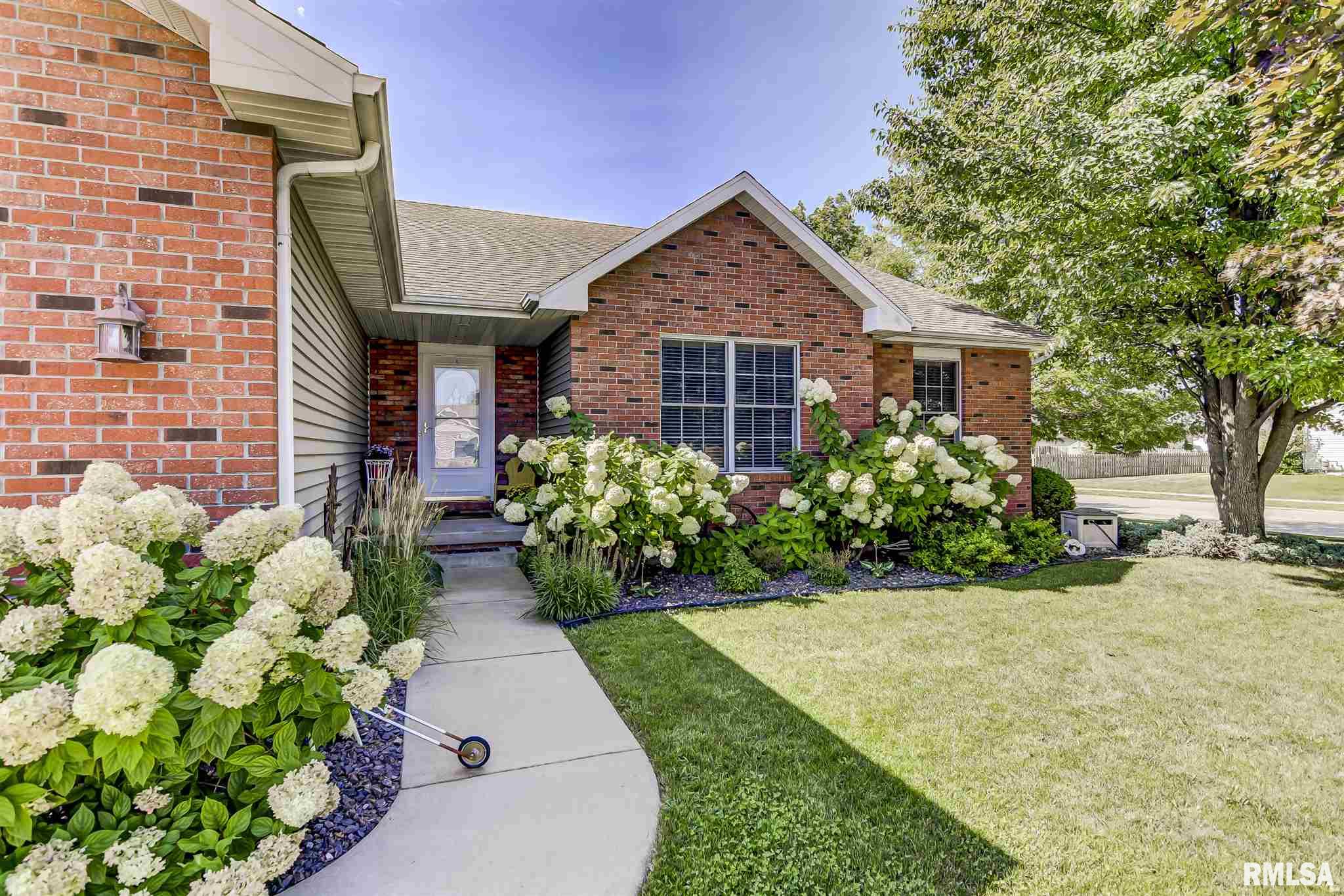 5016 Manhattan Drive Springfield, IL 62711 - Photo 3 of 41 Gallery Image 3