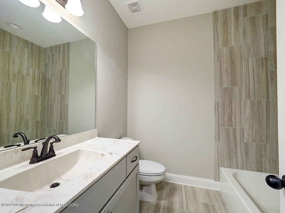 545 Howell Way Hernando, MS 38632 - Photo 13 of 42 FULL BATH