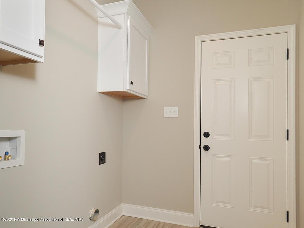 545 Howell Way Hernando, MS 38632 - Photo 28 of 42 LAUNDRY ROOM