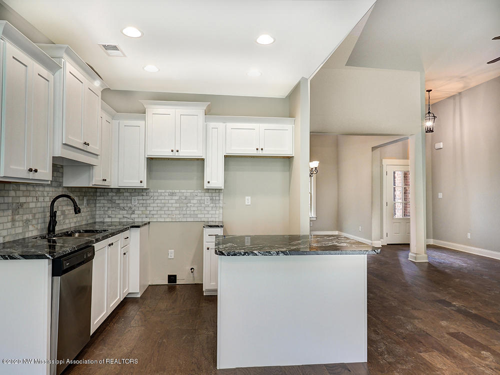 545 Howell Way Hernando, MS 38632 - Photo 31 of 42 KITCHEN ISLAND