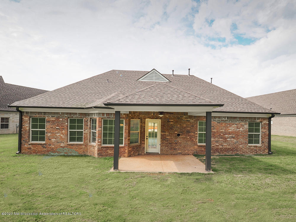 545 Howell Way Hernando, MS 38632 - Photo 7 of 42 COVERED BACK PORCH